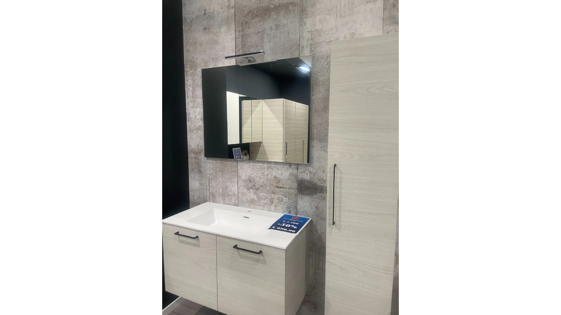 Bagno con piano in Tecnoril