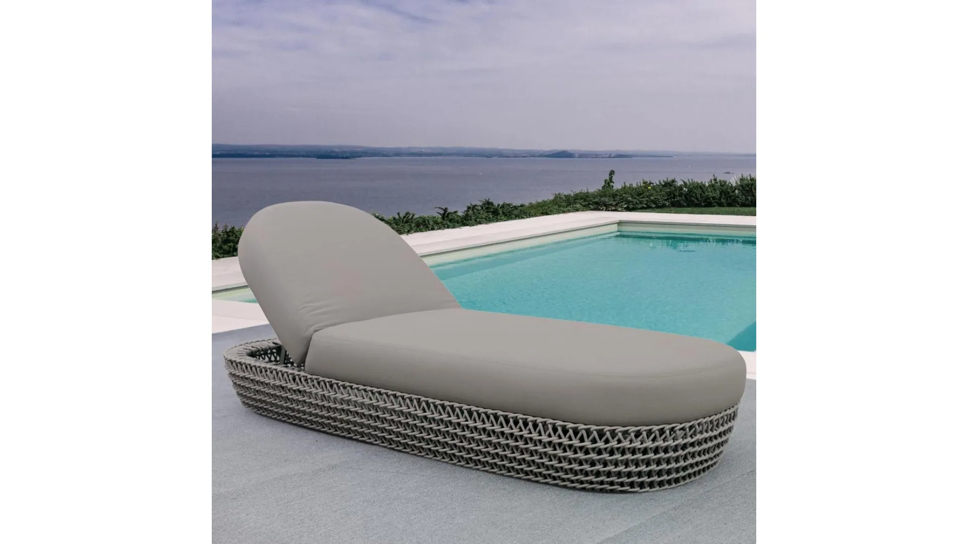 Lettino Couch in tessuto con struttura in alluminio rivestito con corda intrecciata di La Seggiola